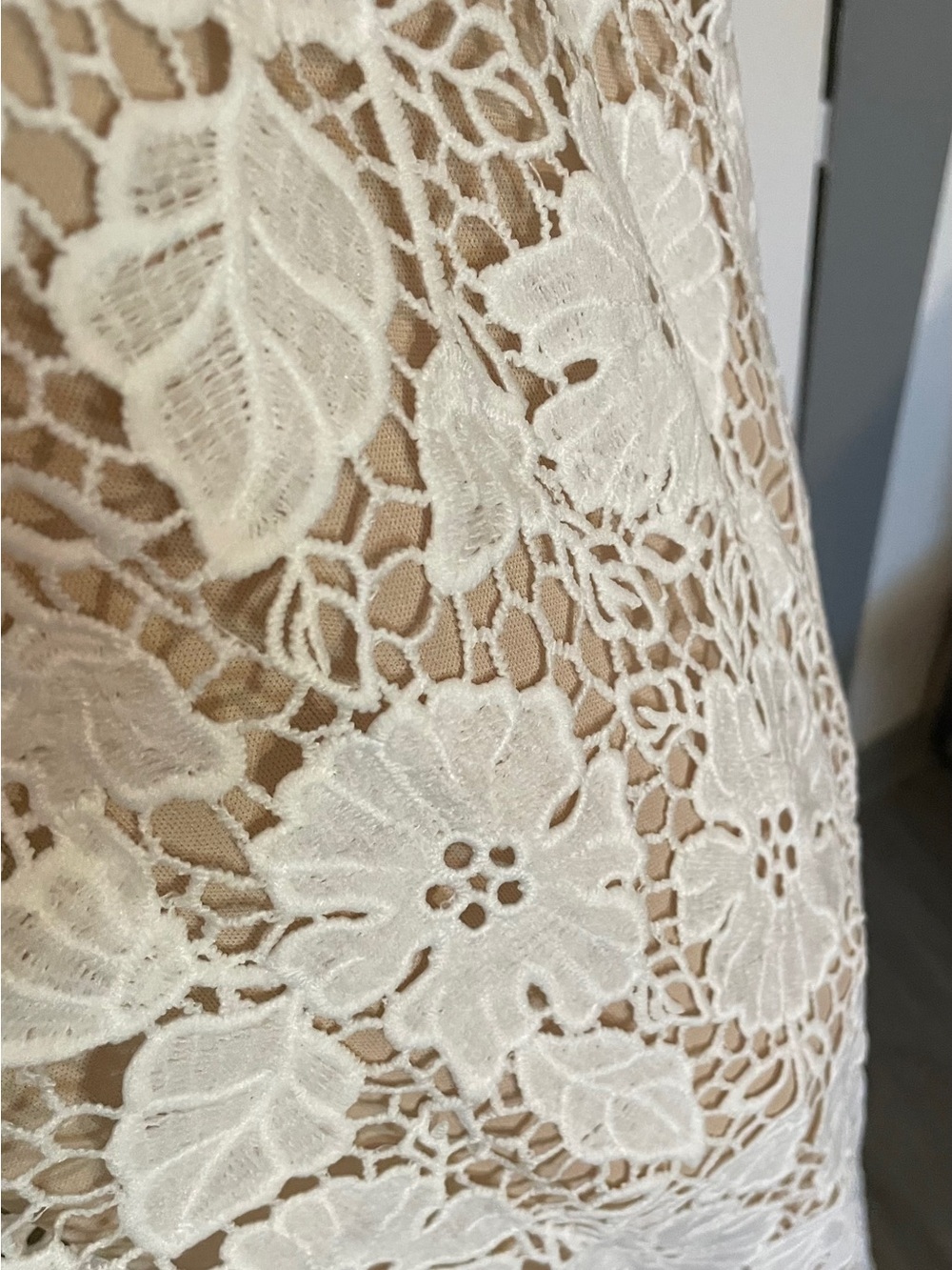 New, Amazon White Lace Overlay beige Slip Womens Dress size M maxi, form fitting - Picture 3 of 10